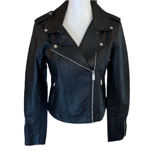 Romeo & Juliet Couture Jackets & Blazers - Romeo + Juliet Couture Black Faux Leather Jacket Size Medium NWT